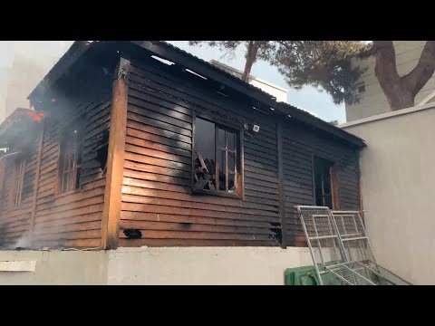Ανεξέλεγκτη η πυρκαγιά