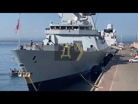 эсминец королевских ВМС HMS Defender D36 на Морвокзале