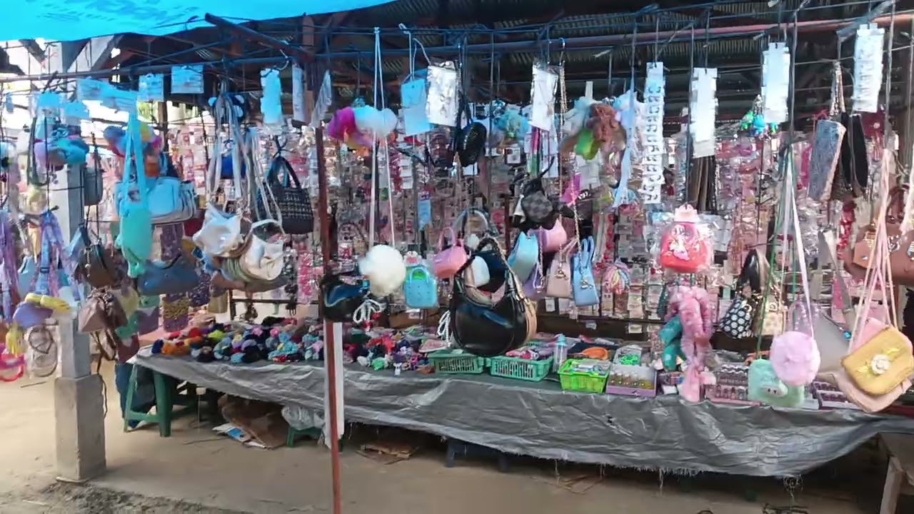 lagi dan lagi sepiiiiii.suasana pasar