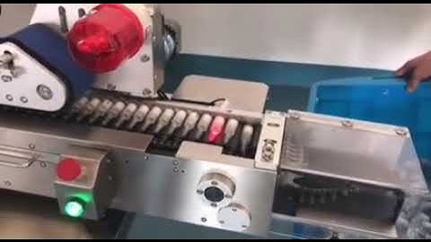 High speed medicine vial vertical spacing to horizontal adhesive sticker labeling machine label appl