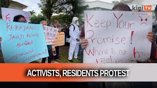 Residents of Kg Papan rally outside developer’s office