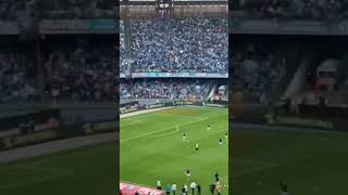 ‏اجواء جماهير نابولي في الملعب مارادونا 💙🔥🏆