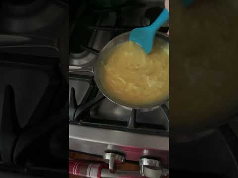 How do you like your scrambled eggs? hard? soft? moist? dry? #cooking #breakfast #eggs