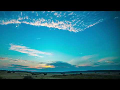 Time Lapse Of Sky With Aircraft Streaks/Copyright free videos