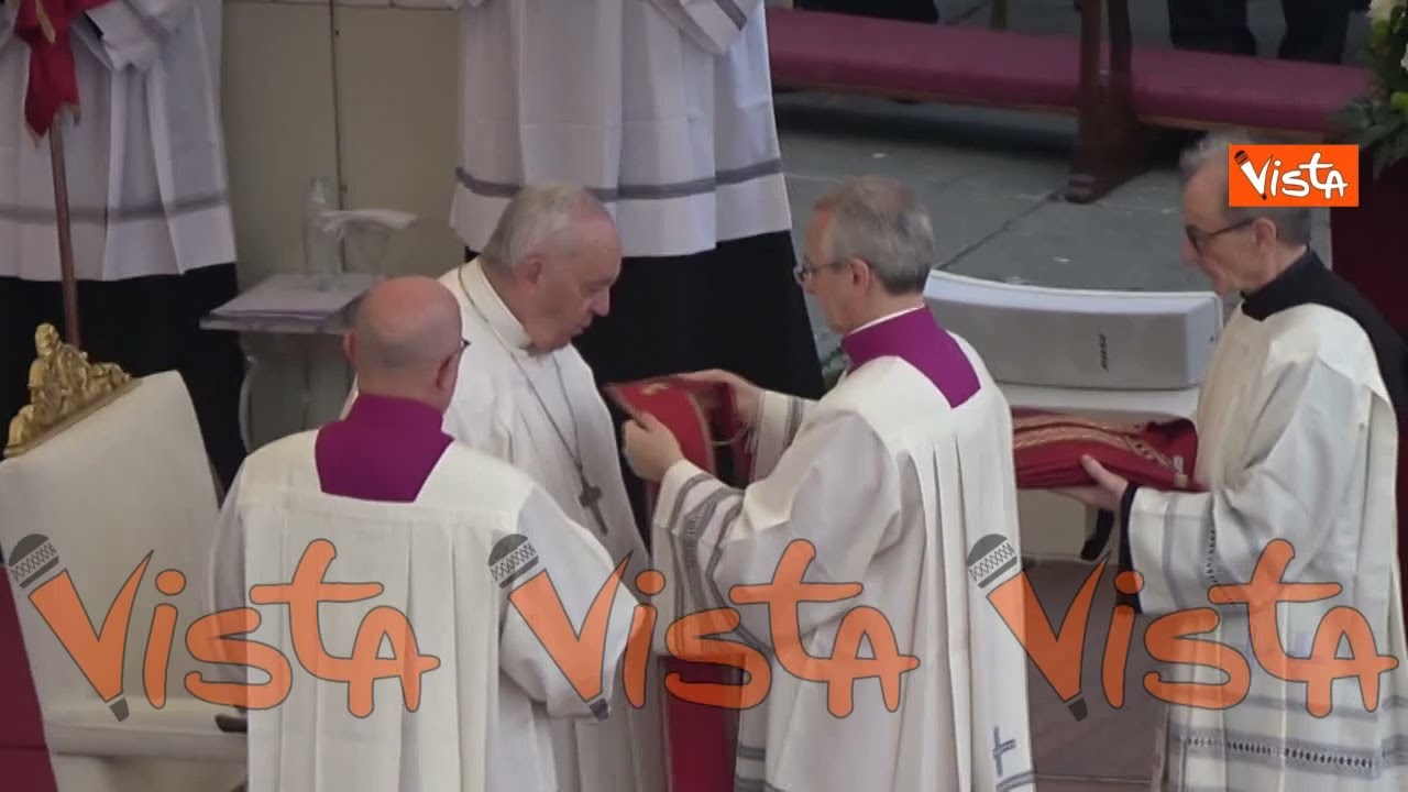 Addio a Papa Ratzinger, l’arrivo di Papa Francesco