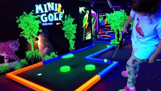 GLOW PUTT MINI GOLF SCOTTSDALE ARIZONA WITH THE DEPASQUALE FAMILY