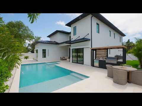 2121 Clematis Ct, Sarasota, FL home video tour