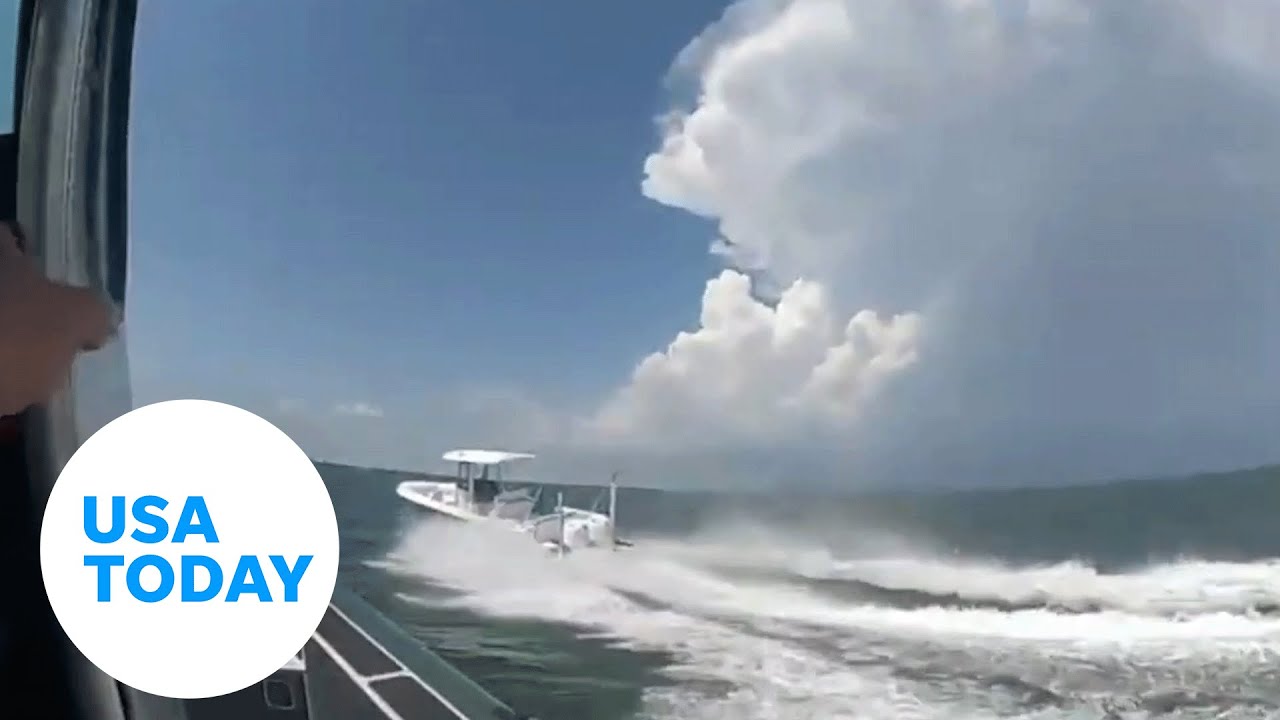 Sheriff’s deputy leaps onto runaway boat after captain falls off | USA TODAY