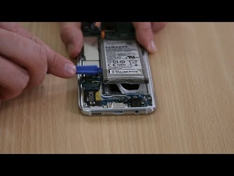 Video: Wie nimmt man den Akku aus einem Galaxy S8?