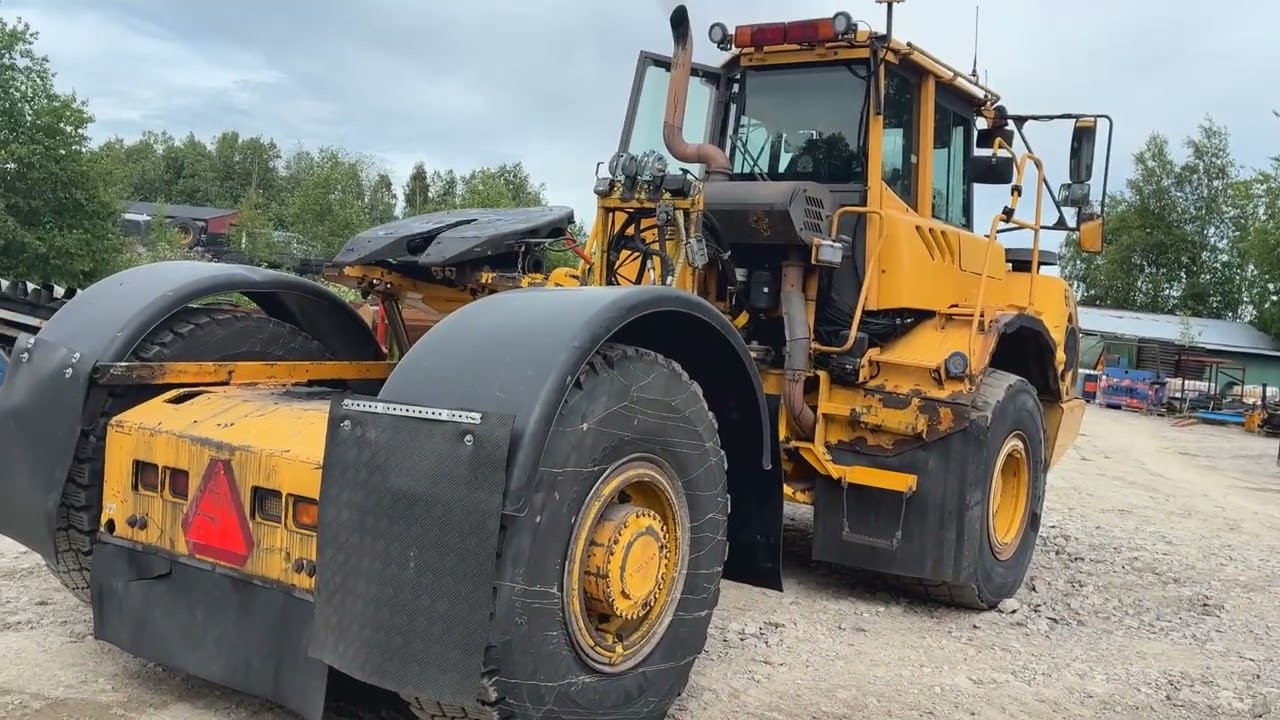 Terminaldumper med vändskiva Volvo A25D 4x4