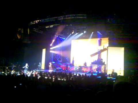 rascal flatts moline, il what hurts the most - YouTube