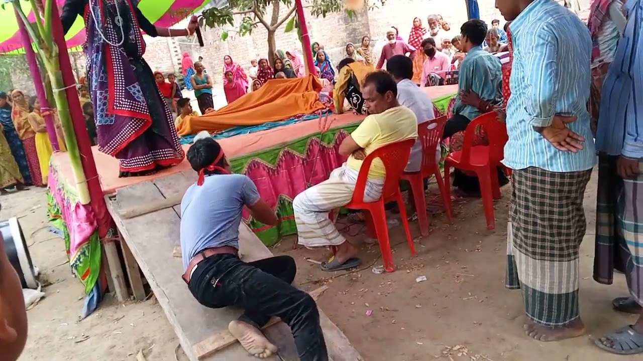 দেখুন বেহুলা গানের কালো নাগের অভিনয় কাকে বলে।না দেখলে মিস করবেন