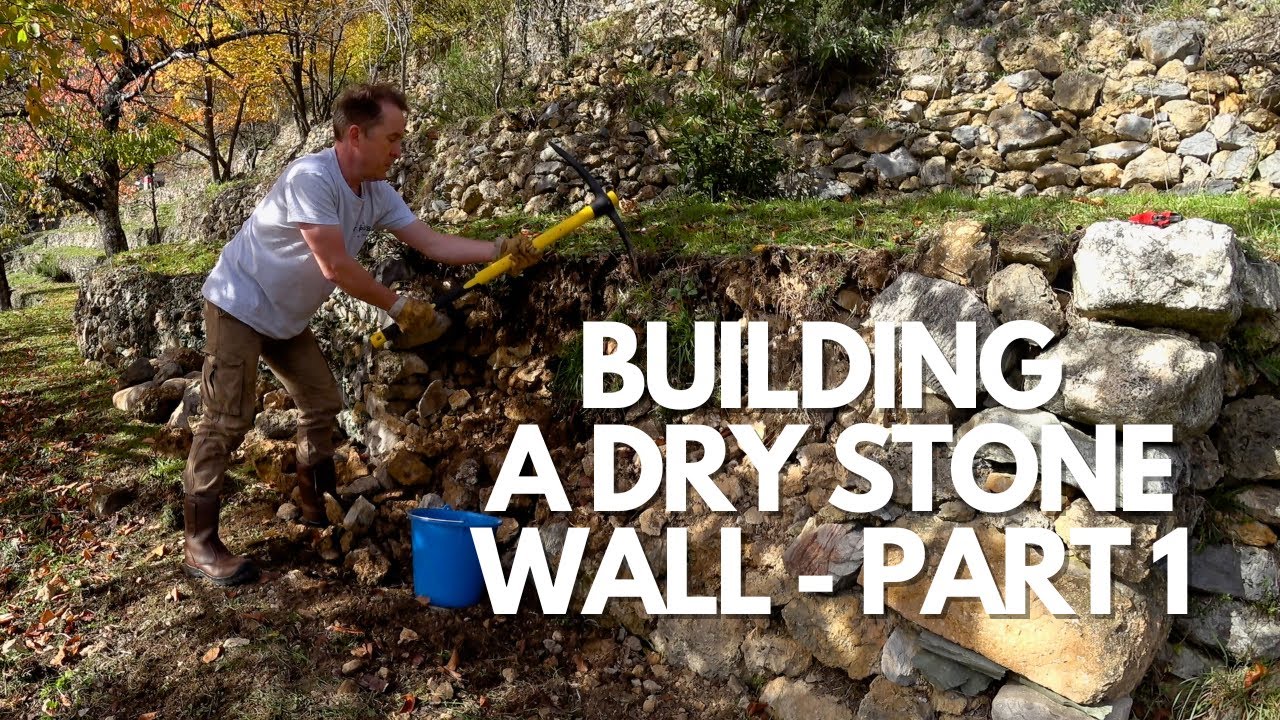 Building a Dry Stone Wall Part 1👷🧱🔨 | Monter un Muret en Pierres Sèches