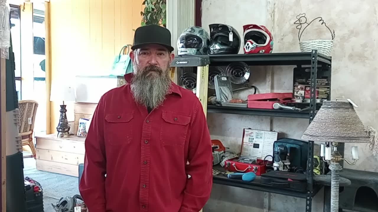 Nevada Red's pawn shop in downtown Elko - YouTube