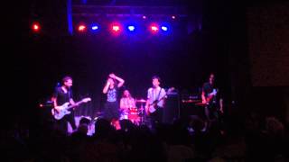 Juanita y los Feos "El Final" at Berserktown 2015