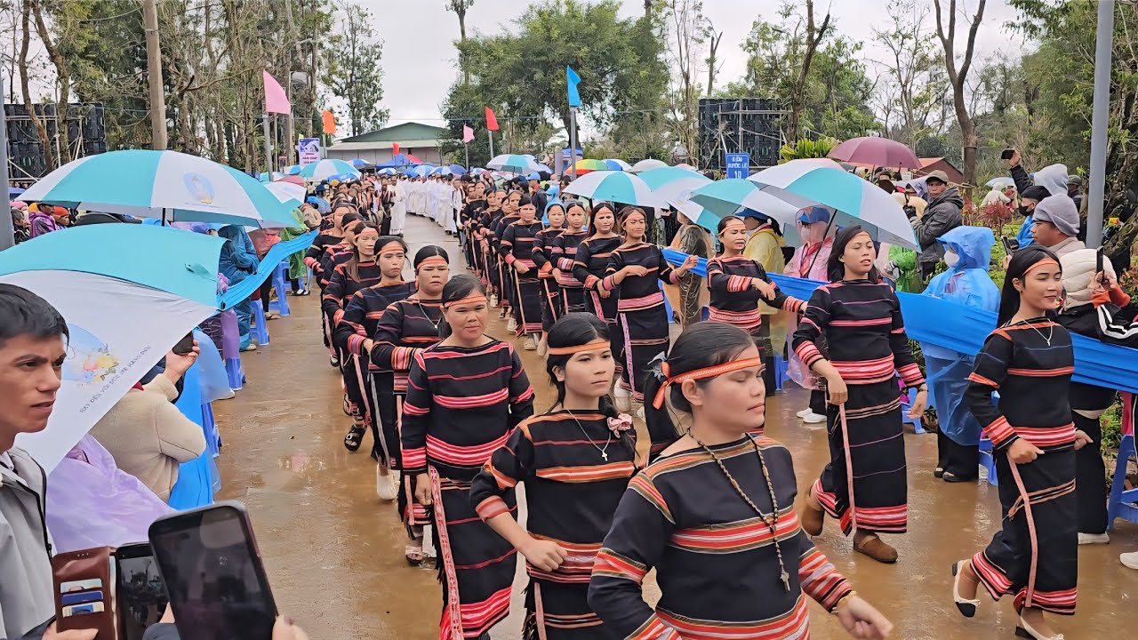 Cồng Chiêng Rước Kiệu Tại Đức Mẹ Măng Đen 2025