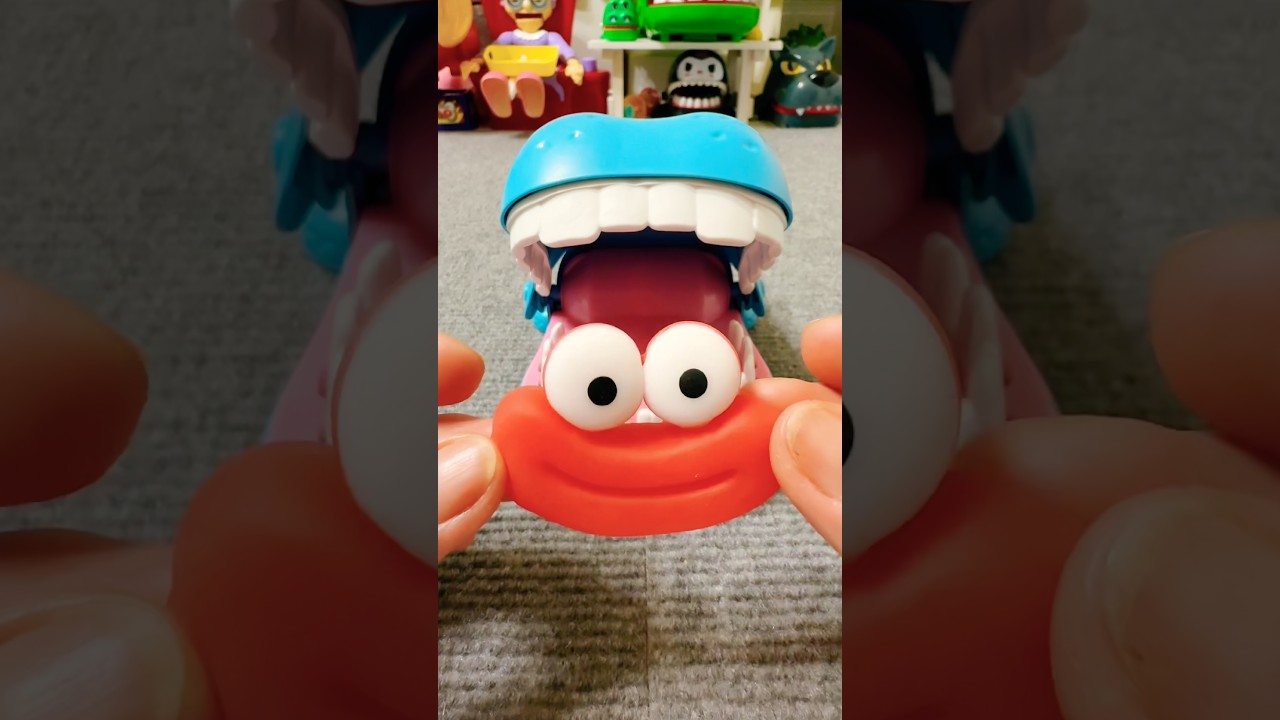 ASMR HIPPO DENTIST LOVE EATING RED SMILEY CANDY #shortvideo #asmr #trending #shorts