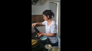 आज लंच बॉक्स कोई और ले गया?? Palak Chilla