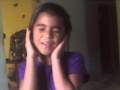 sarai y michelle/ una niña que canta euforia de violetta.