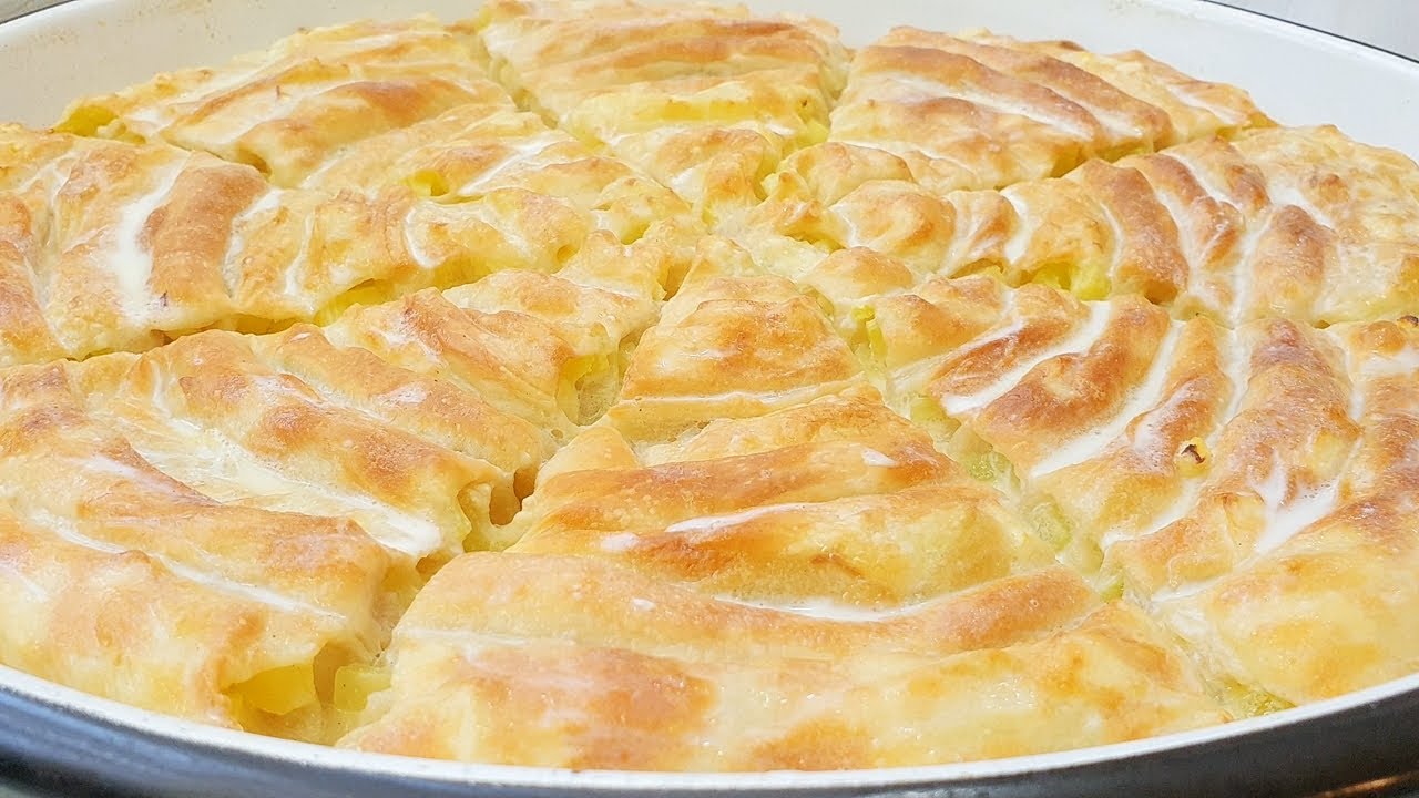 Мягкий и вкусный пирог, который обязательно нужно попробовать. Традиционный рецепт