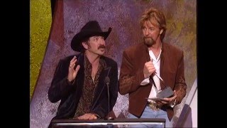 Brooks & Dunn Win Country Band Duo or Group - AMA 2005
