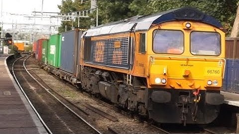 Class 66: GBRf 66760 Passes Through Reading West Station