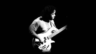 Miniatura del video "Victor Wooten - "The Lesson""