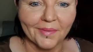 Dianas Farbecke Younique Pool Beach Make-Up