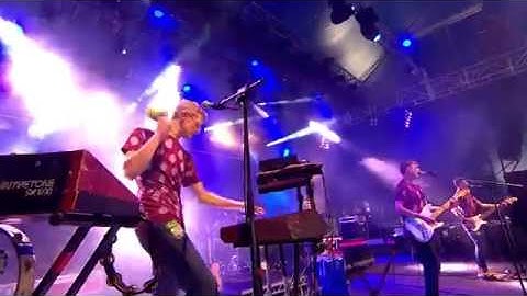 Django Django   Default live Reading Festival 2012