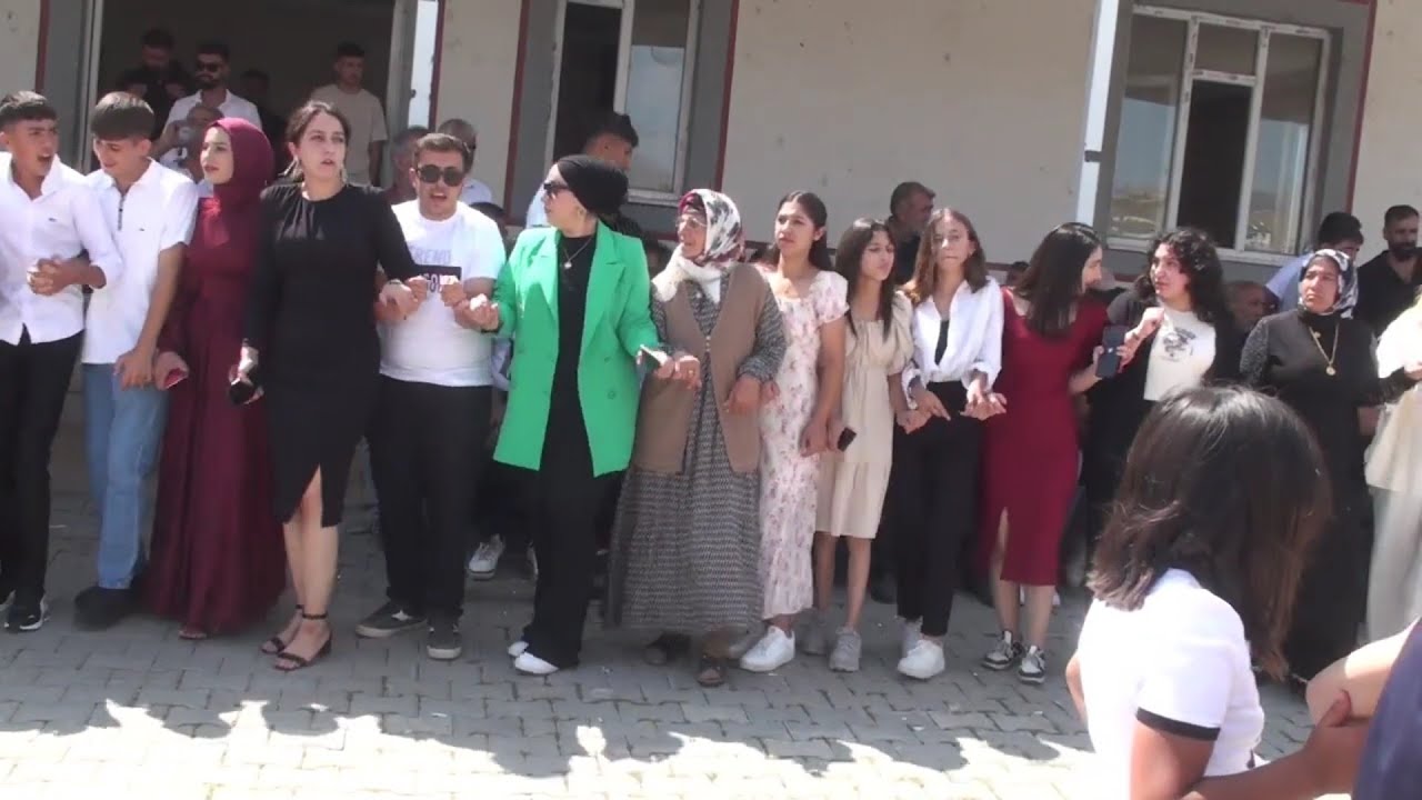 HAVANIN GÜZELLİĞİ İNSANLARIN SICAK KANLI OLMASI DÜĞÜNE RENK KATTI (DİGOR MERKEZ)