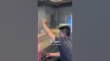 透明显示屏The most popular LED transparent film screen , glued to glass, can play videos when powered on