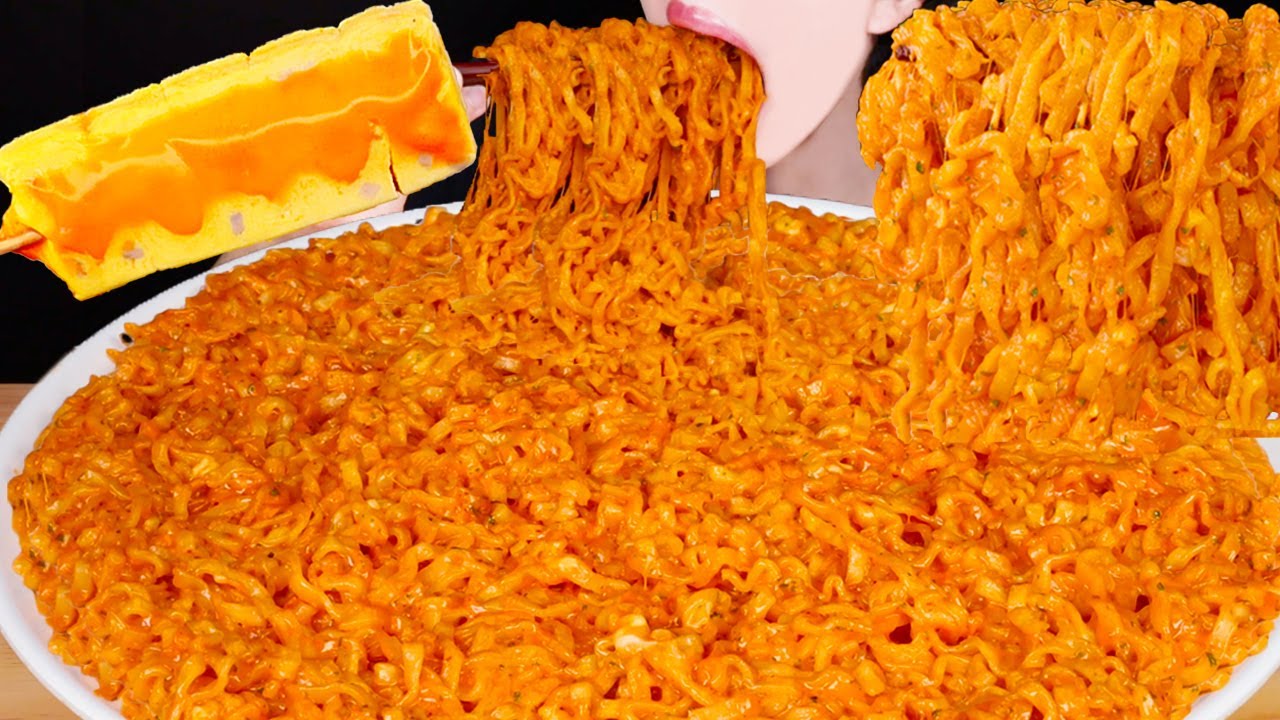 ASMR CHEESY CARBO FIRE NOODLES SPICY RAMEN RECIPE COOKING MUKBANG 치즈 까르보불닭볶음면 먹방 EATING SOUNDS