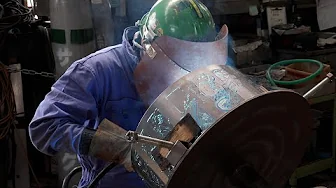 The manufacturing process of beautiful Japanese fire pits! A close look at the art of metalworking
