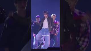 Scoups served the cake for carat day👀👉🏼👈🏼#scoups #choiseungcheol #alphaleader #seventeen