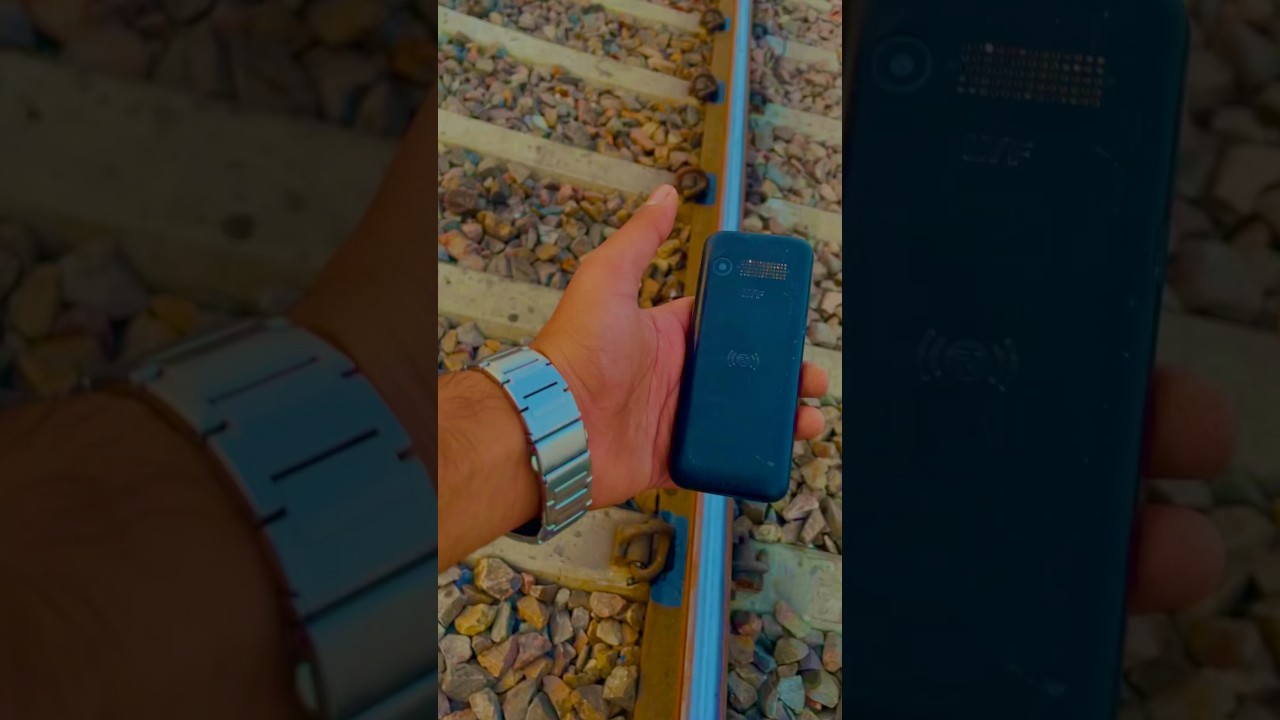 Train vs Jio phone Lyf || Train Crashed my Jio phone lyf keypad