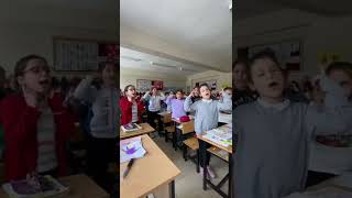 2/F Ingilizce Body Şarkısı Resimi