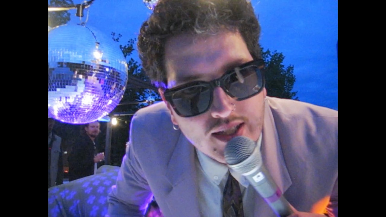 Guarda nand - Aperitivo (Visualizer) su YouTube Guarda nand - Aperitivo (Visualizer) su YouTube