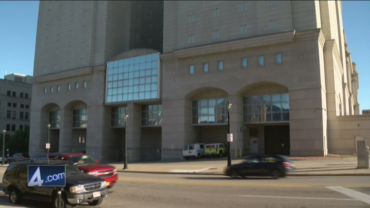 Dead inmate's father: "It shouldn't have happened"