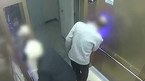 [자막뉴스] 1층서 아내 배웅한 남편…엘레베이터 문 닫히고 '갸웃'하더니