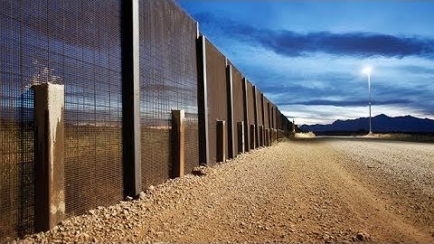 Em que período foi construída a maior parte do muro entre México e Estados Unidos Qual é a sua opinião a respeito da construção desse muro?