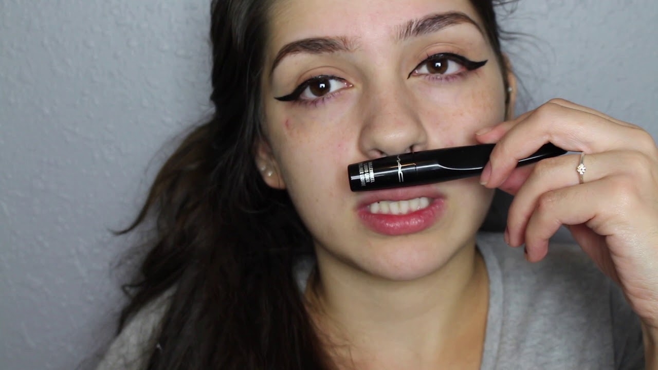 Hariel Ferrari | Vale o peixe? Delineador ROLLER WHEEL MAC resenha.