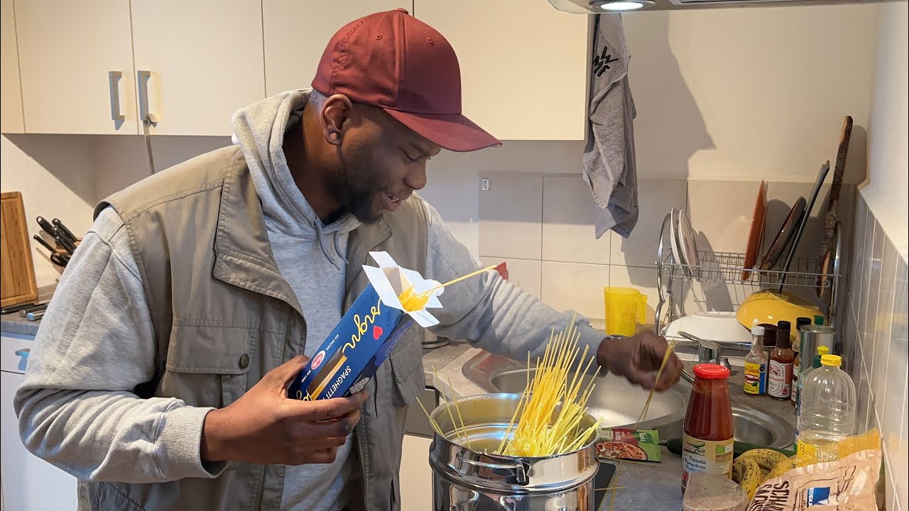 PROHLISER SPAGHETTI - HECTOR PANZER KOCHT