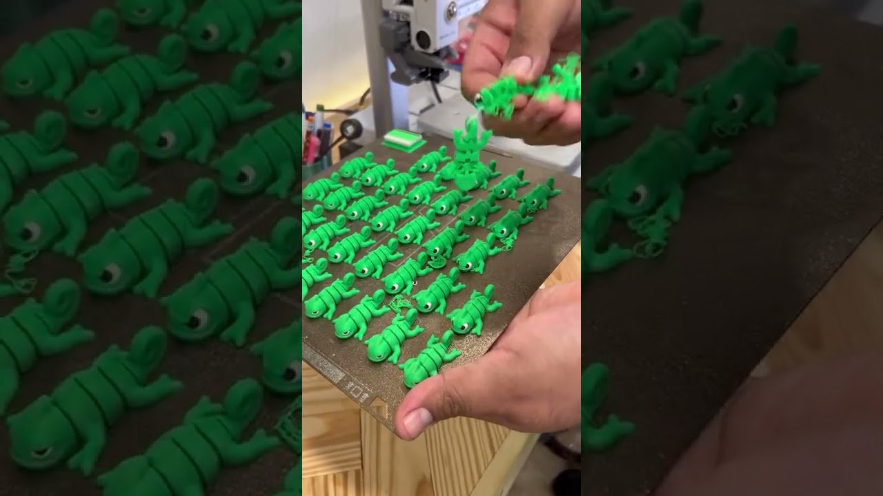 🦎 Mini Camaleões Articulados direto da Bambu Lab A1! 