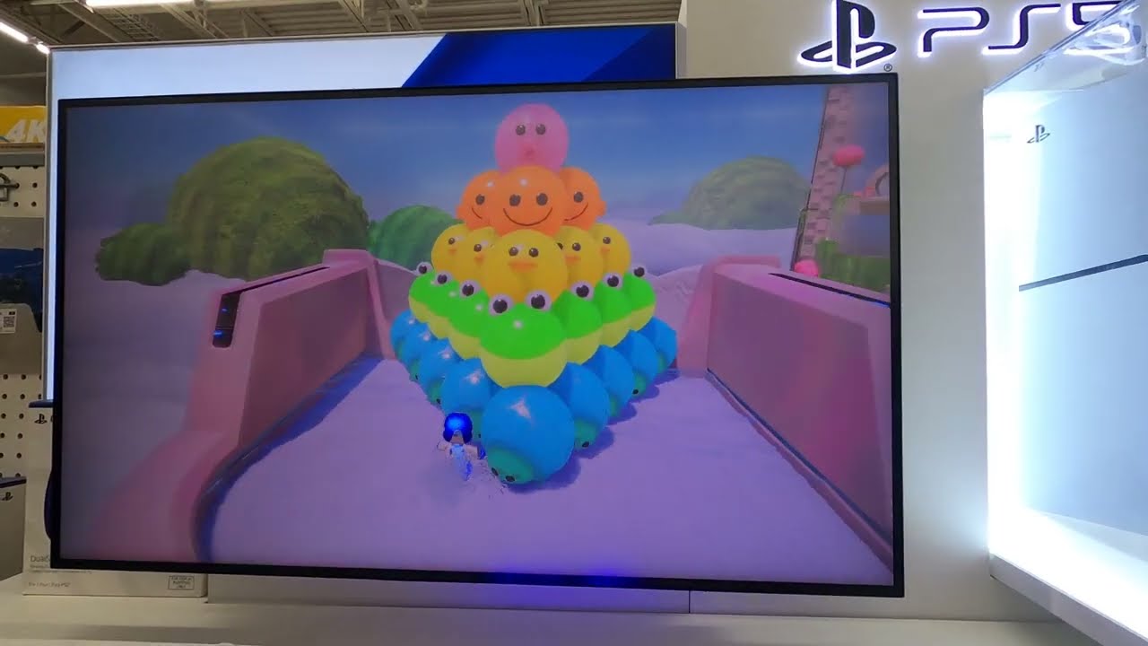 GH027555 | Playing Astro Bot PS5 Video Games | PlayStation | VnnHome Shopping 2025