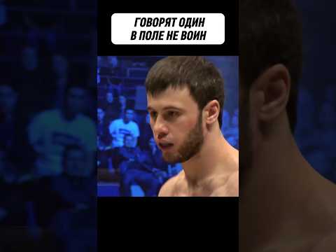 Ингуш в ОДИНОЧКУ раскидал ТРОИХ #shorts