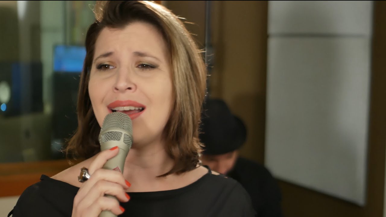 Hurt (Johnny Cash) | Ariadne Vocci Acoustic Live Cover