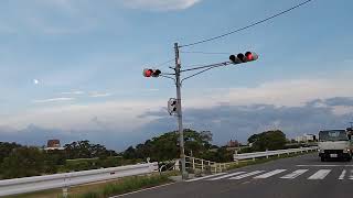 兵庫　押ボタン式信号（側道側、赤・赤点滅式）