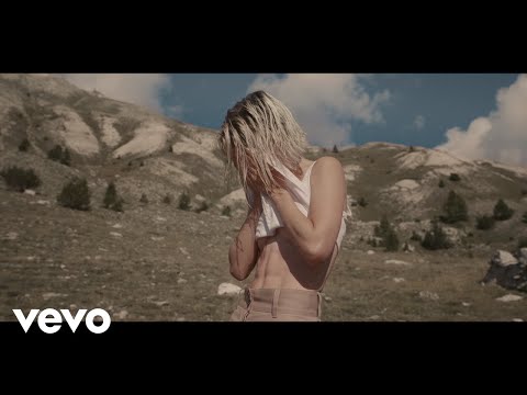 Aloïse Sauvage - Love (Clip Officiel)