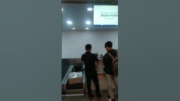Panduan awal bagi pemula naik pesawat udara komersial dimulai dari lapor check in dan baggage drop
