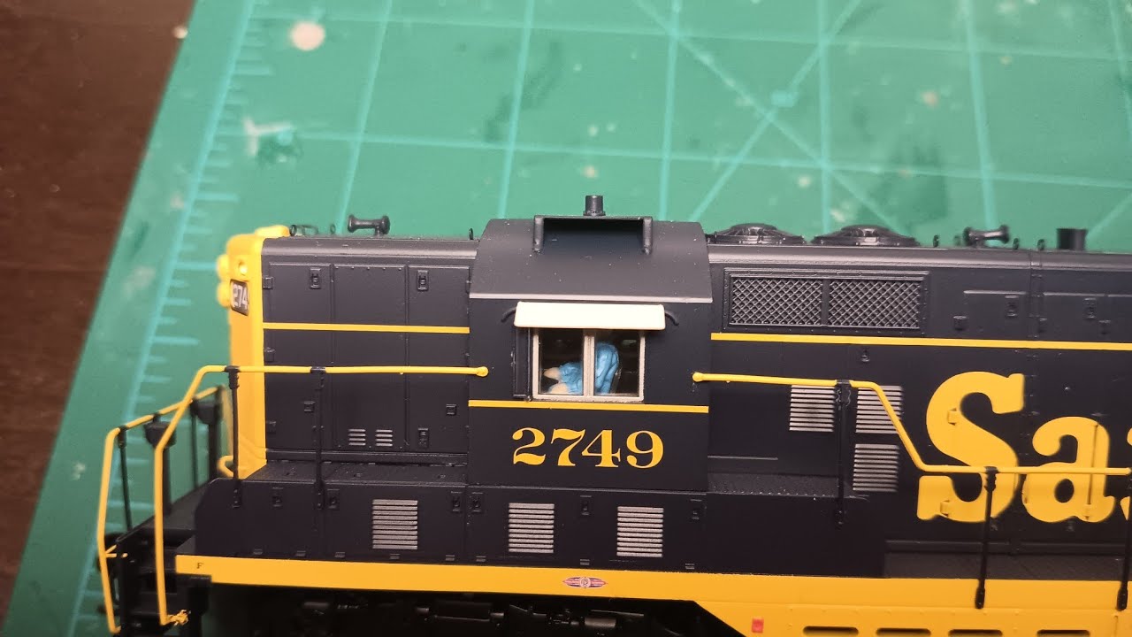 Walthers HO Scale GP7 & Caboose unboxing